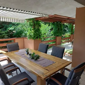 Mia Apartman